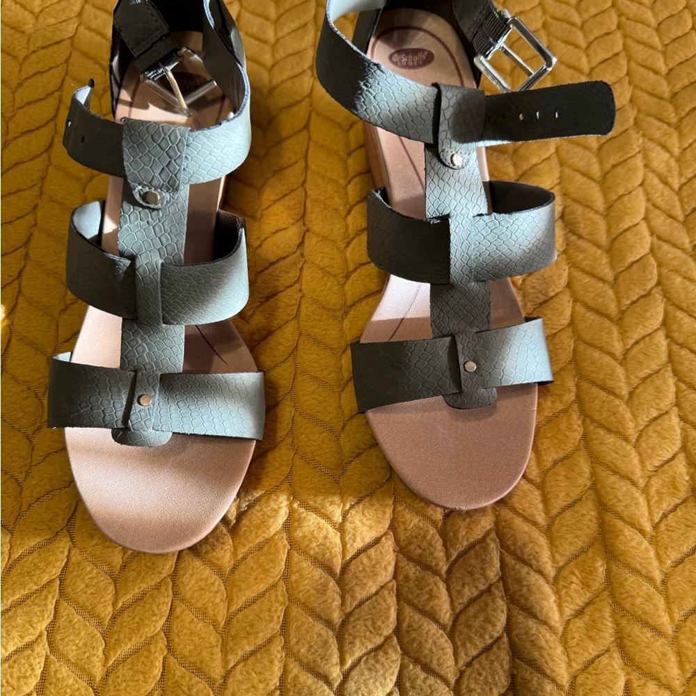 Dr. Scholl’s Stylish Green Sandals